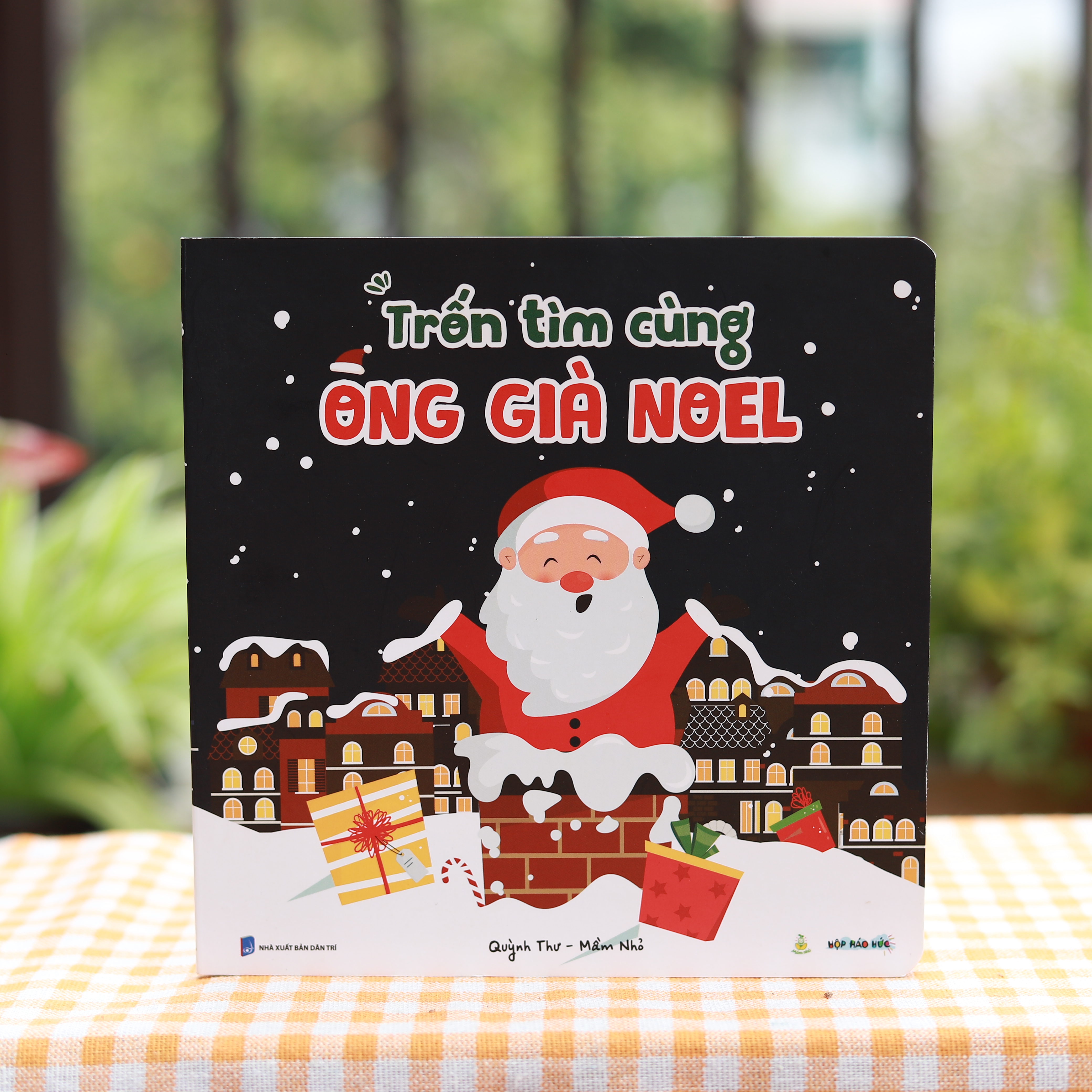 Sách TRỐN TÌM CÙNG ÔNG GIÀ NOEL 0-3 tuổi